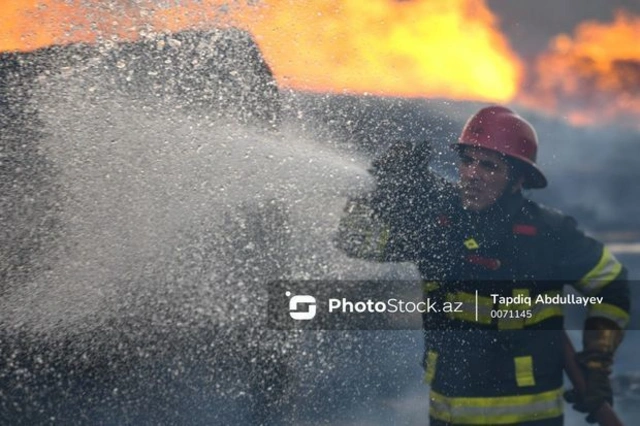 В Сумгайыте произошел пожар на открытой местности